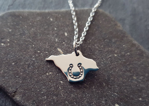 Isle of Wight Charm Pendant with Horseshoe Stamp