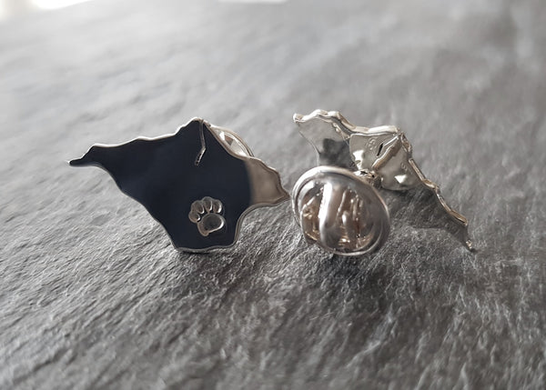 Isle of Wight Lapel Pin/Brooch/Tie Tack With Paw Print