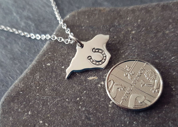 Isle of Wight Charm Pendant with Horseshoe Stamp