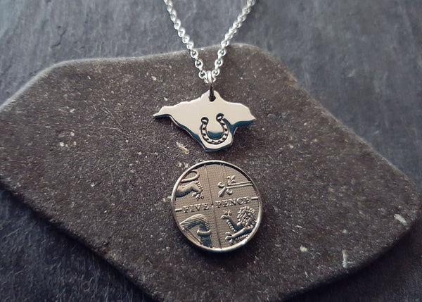 Isle of Wight Charm Pendant with Horseshoe Stamp