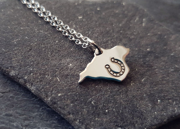 Isle of Wight Charm Pendant with Horseshoe Stamp